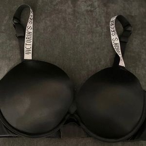 Victoria’s Secret Very Sexy 36DD